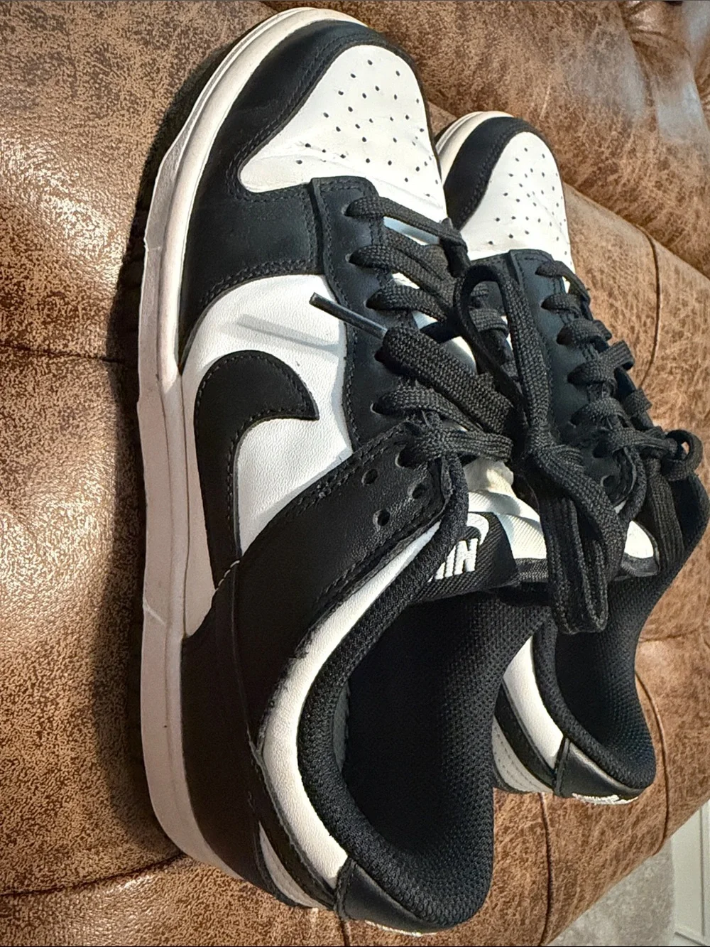 Nike dunk low ‘Panda’ sz 9